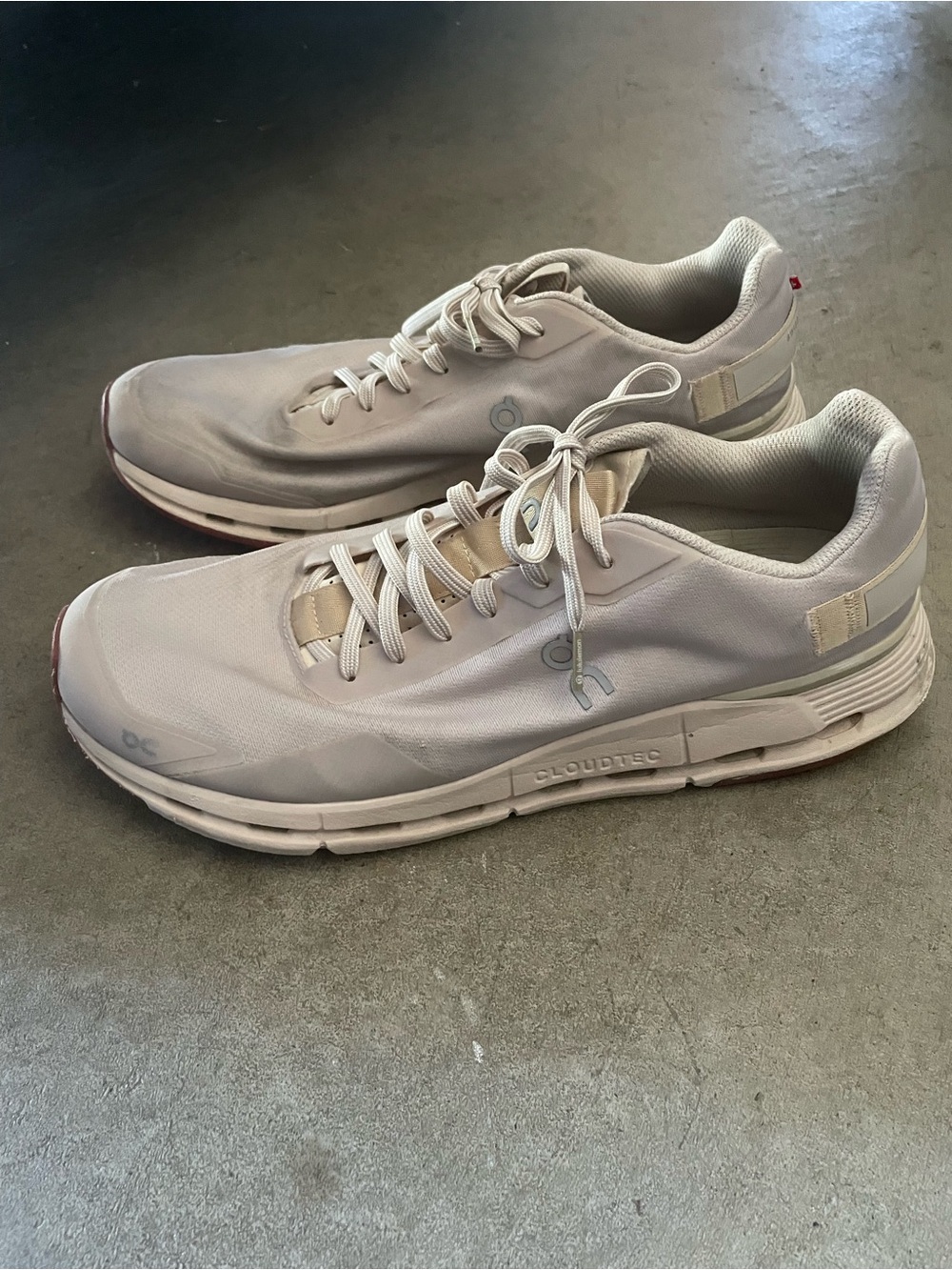 On Running Men's Cloudtec Lightweight Running Shoes - Beige/Light Gray